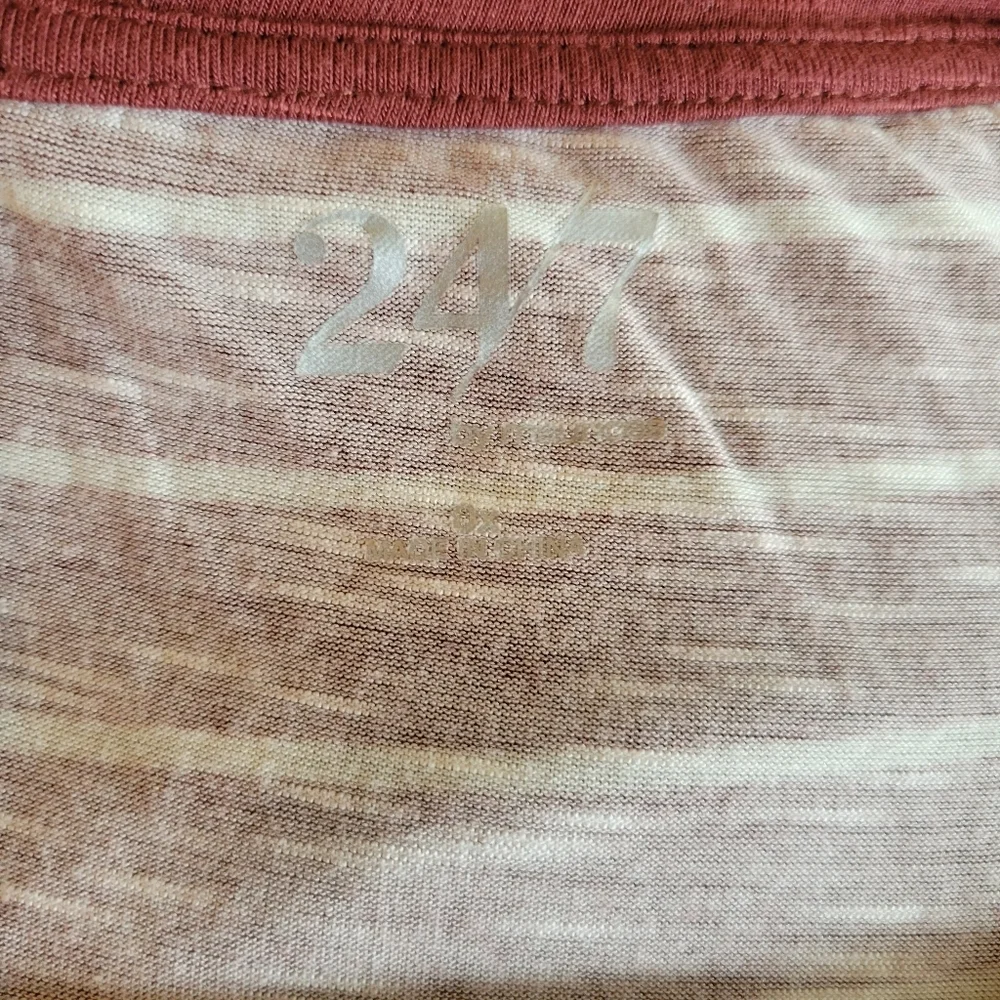 🤿 MAURICES 24/7 Crewneck Short Sleeve Top Red w/White Stripes - Picture 6 of 9